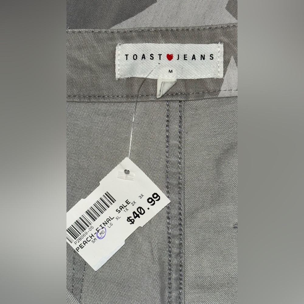 Toast Jeans Gray Star Printed Bell Bottoms. - Picture 9 of 9